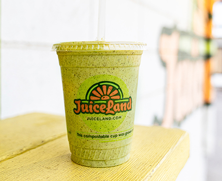 JuiceLand Wundershowzen Smoothie with almond milk, banana, spinach, hemp protein, peanut butter